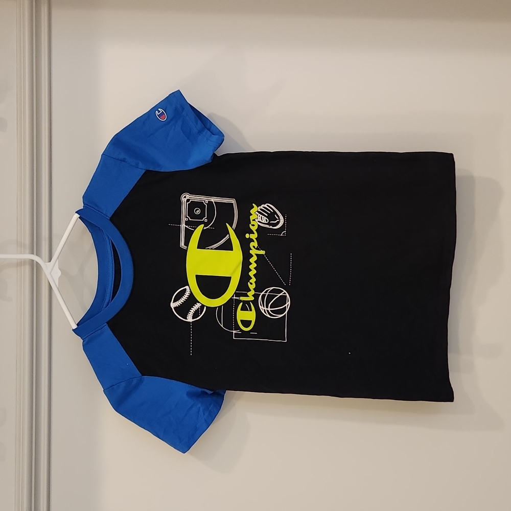 Boys t shirt size 10/12